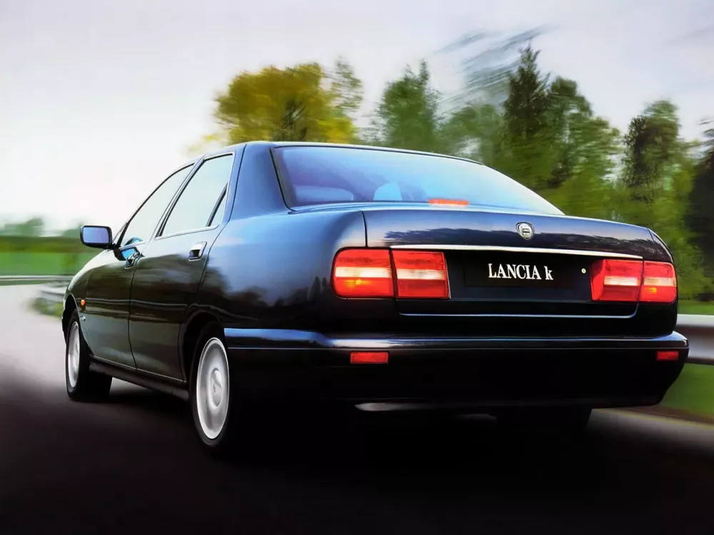 Автомобиль Lancia Kappa Седан
