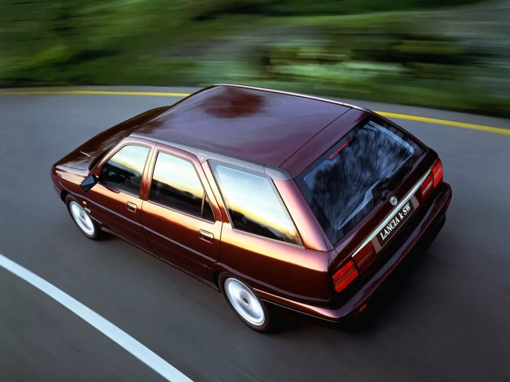 Автомобиль Lancia Kappa Универсал (5 дверей)