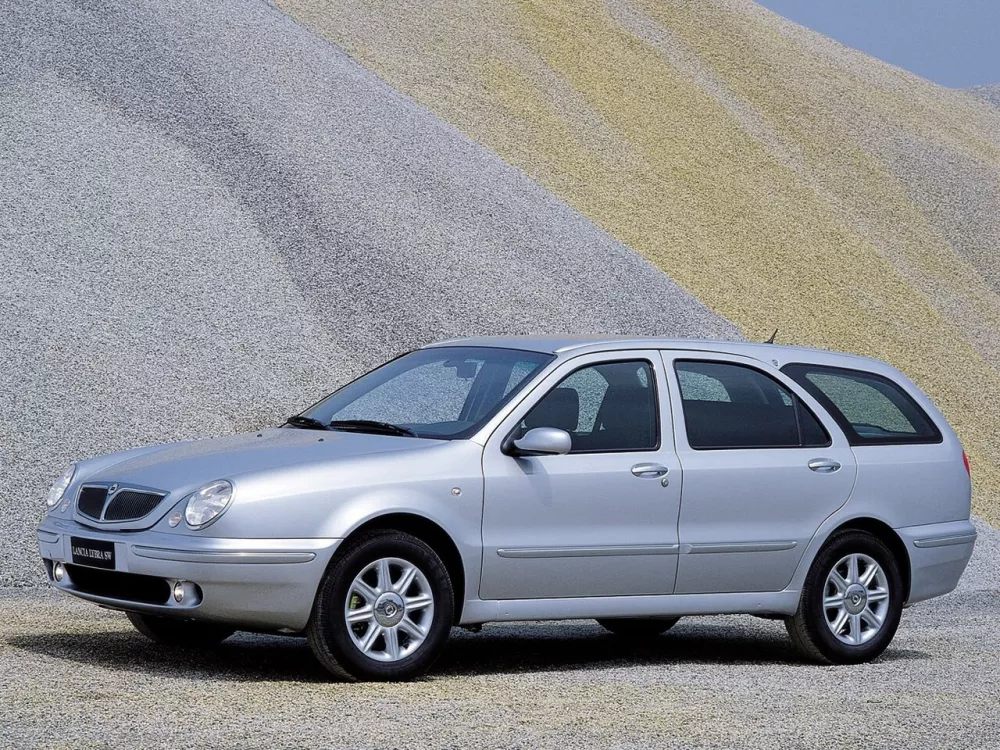 Автомобиль Lancia Lybra Универсал (5 дверей)