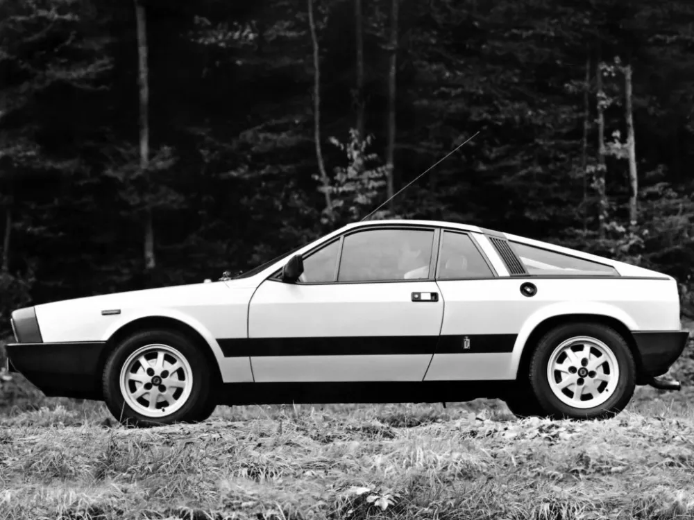 Автомобиль Lancia Monte Carlo Купе