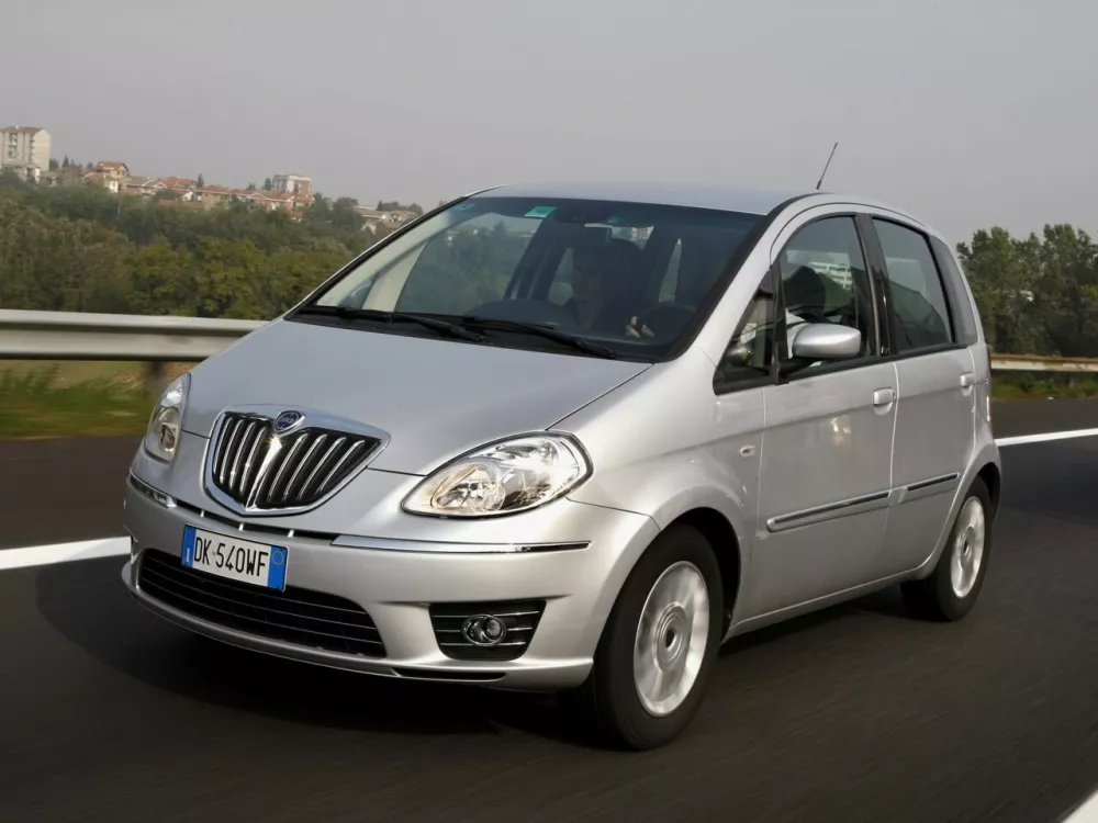 Автомобиль Lancia Musa I Рестайлинг Компактвэн