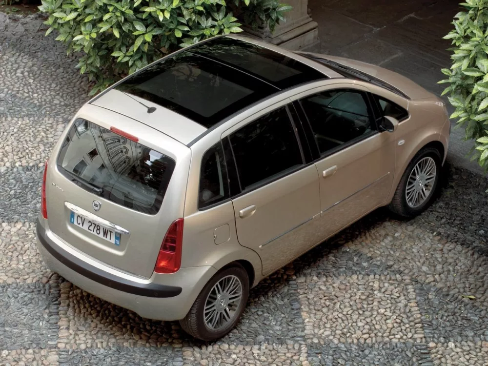 Автомобиль Lancia Musa I Компактвэн
