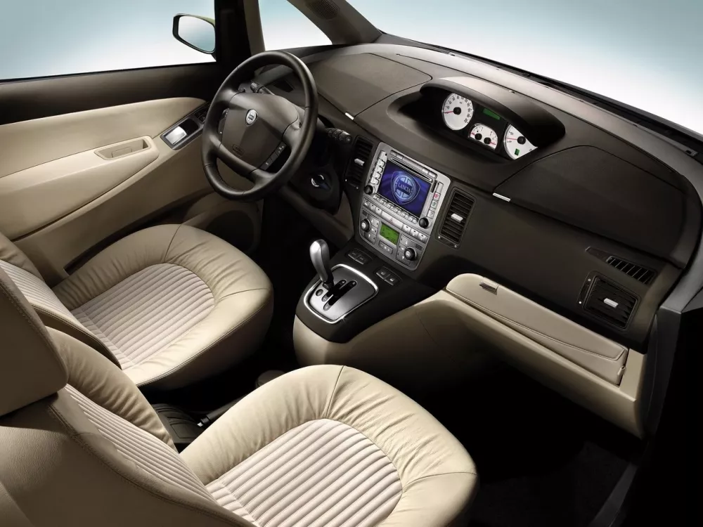 Автомобиль Lancia Musa I Компактвэн