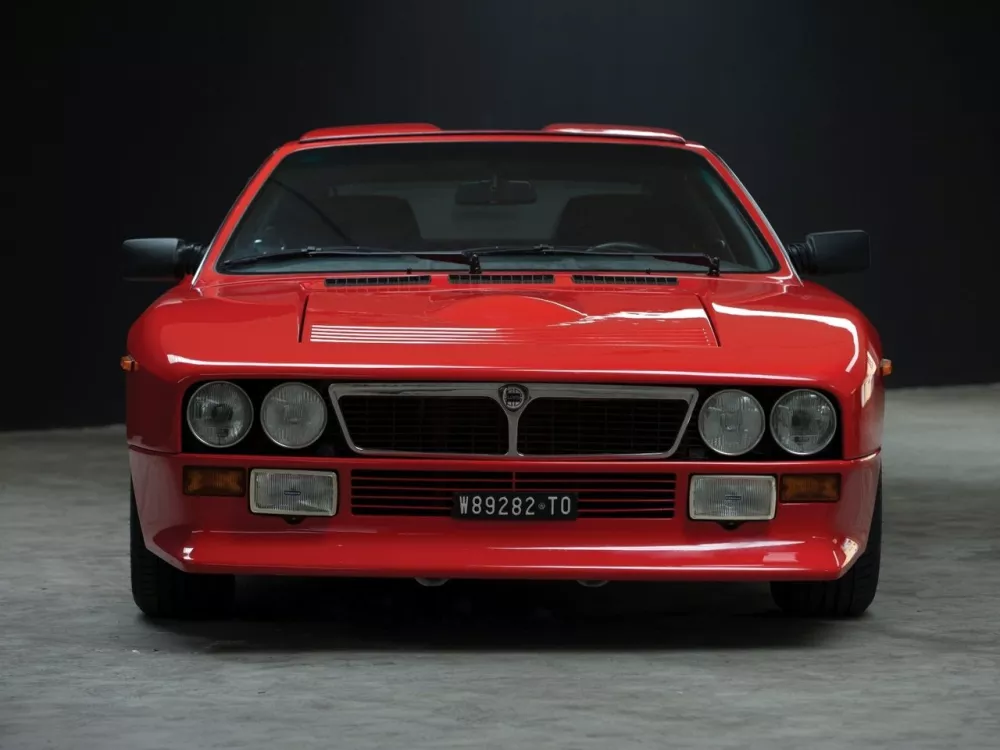 Автомобиль Lancia Rally 037 Купе