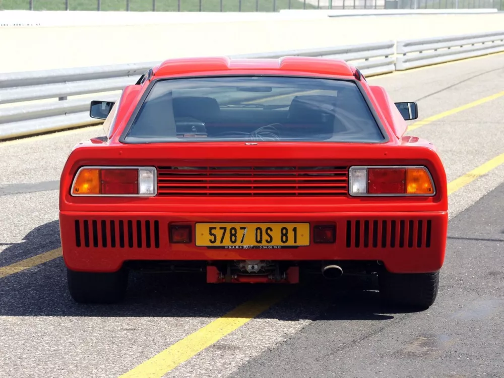 Автомобиль Lancia Rally 037 Купе