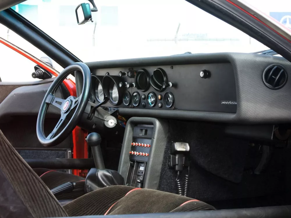 Автомобиль Lancia Rally 037 Купе