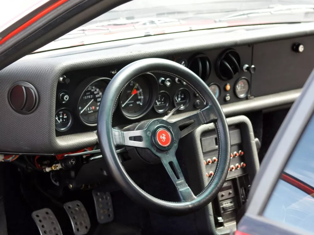 Автомобиль Lancia Rally 037 Купе