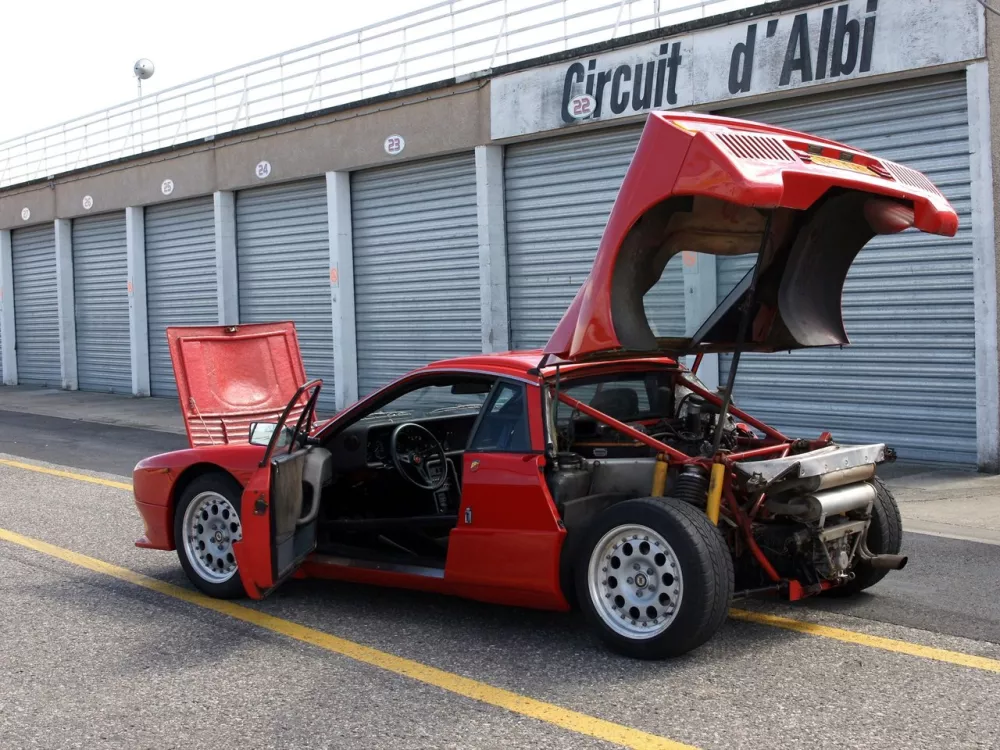 Автомобиль Lancia Rally 037 Купе