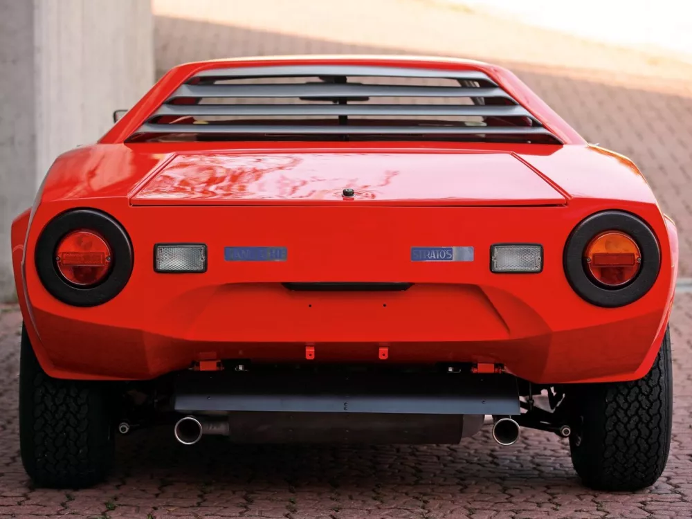 Автомобиль Lancia Stratos Купе