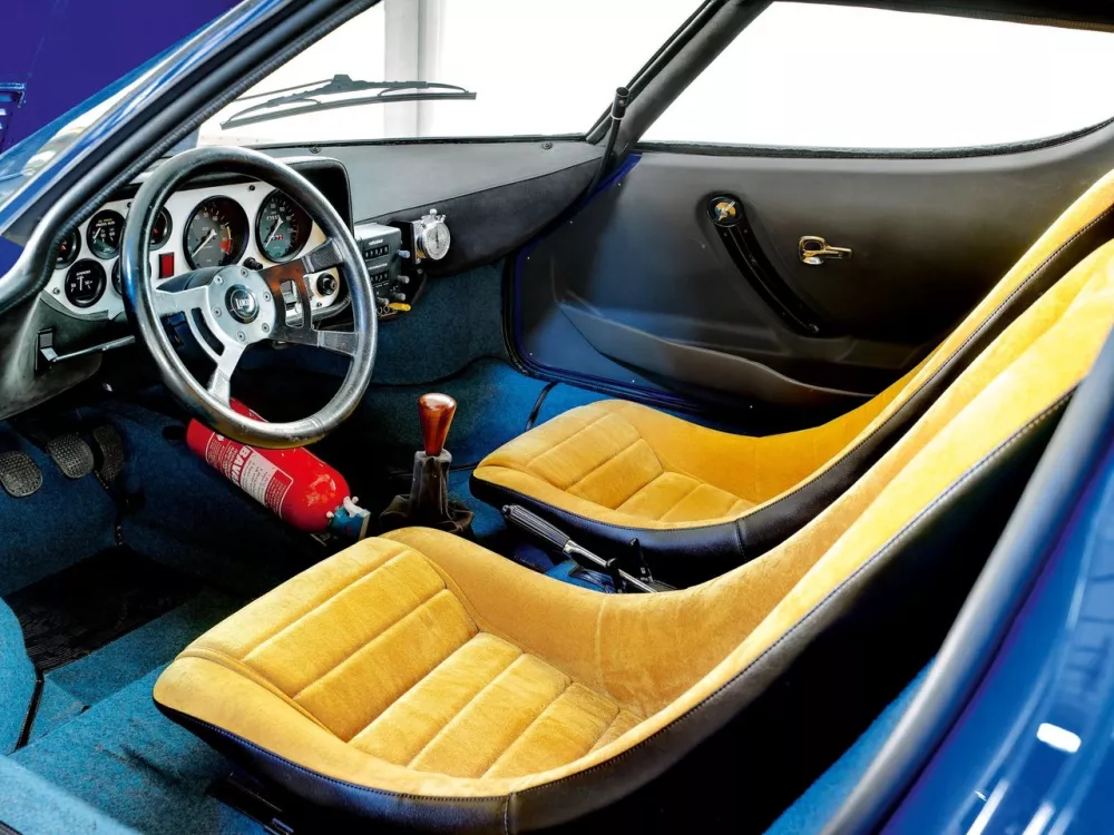 Автомобиль Lancia Stratos Купе
