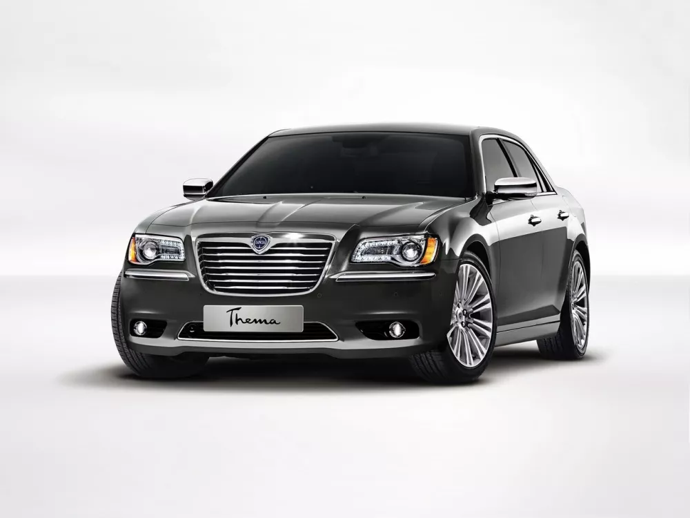 Автомобиль Lancia Thema II Седан