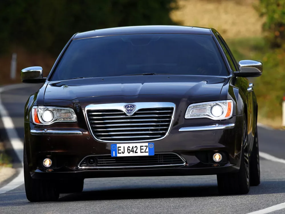 Автомобиль Lancia Thema II Седан