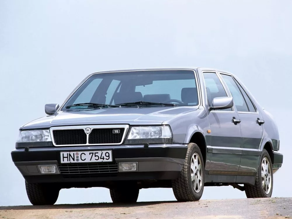 Автомобиль Lancia Thema I Седан