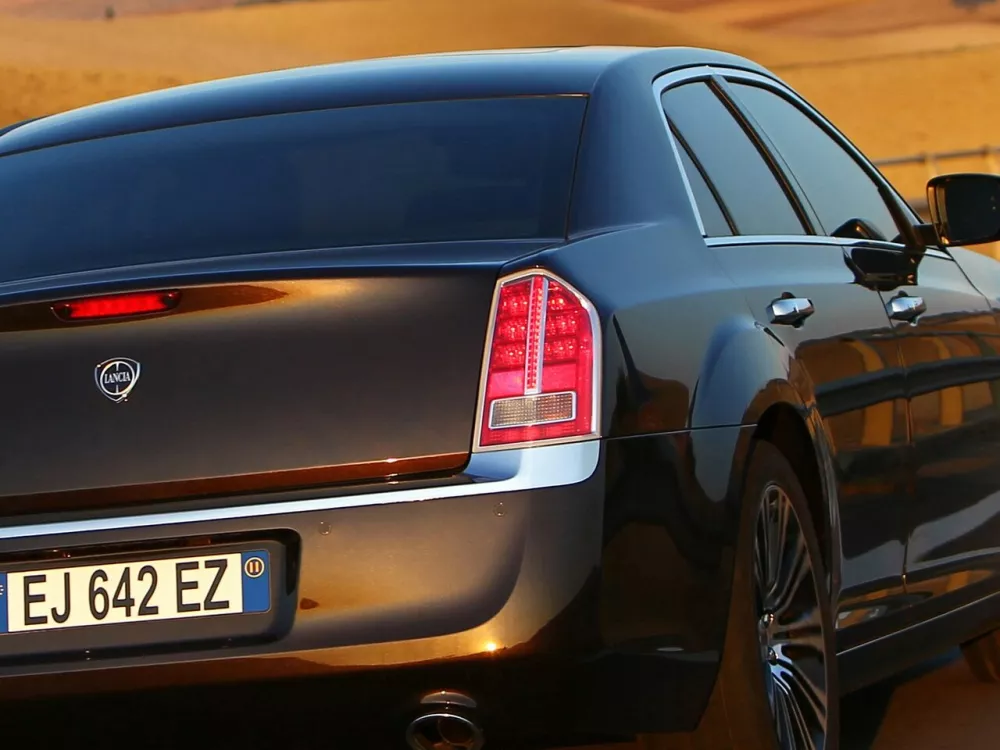 Автомобиль Lancia Thema II Седан