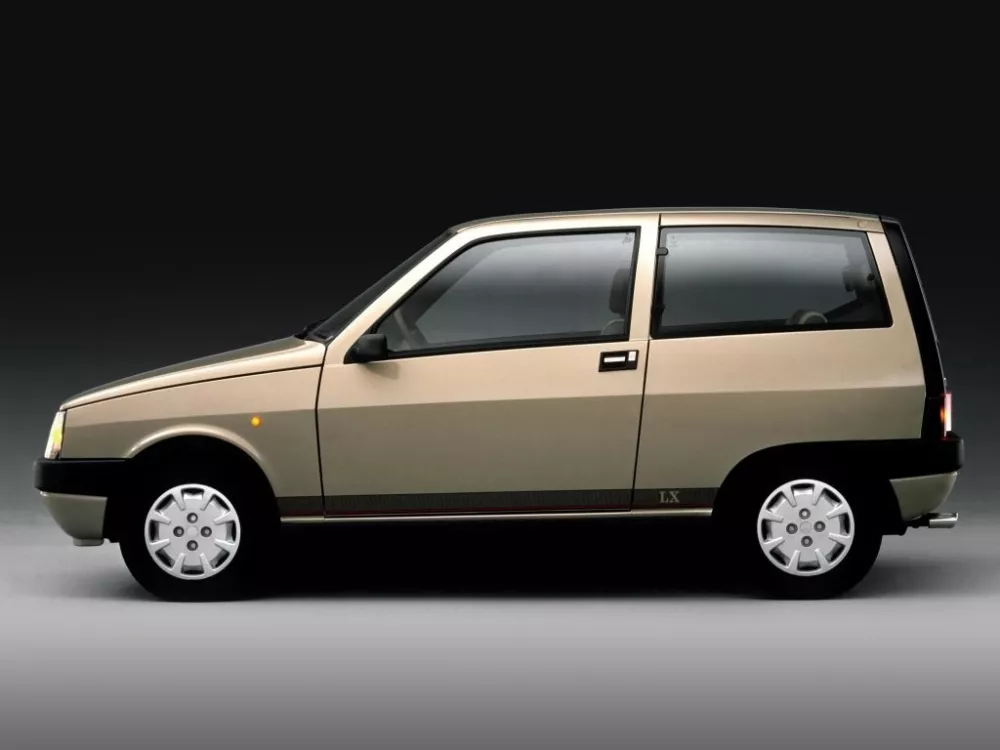 Автомобиль Lancia Y10 Хэтчбек (3 двери)