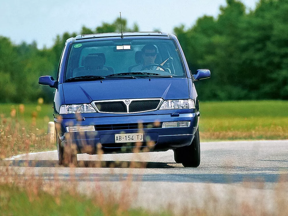 Автомобиль Lancia Zeta Компактвэн