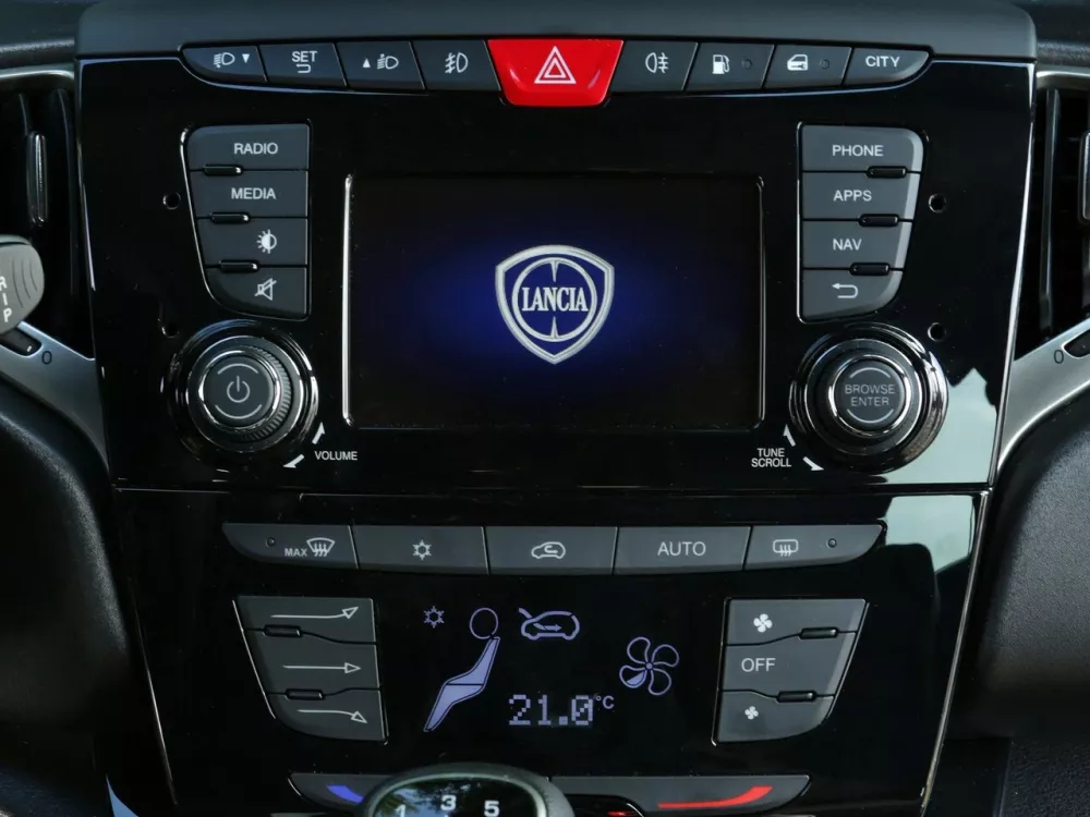 Автомобиль Lancia Ypsilon III (Type 846) Рестайлинг Хэтчбек (5 дверей)