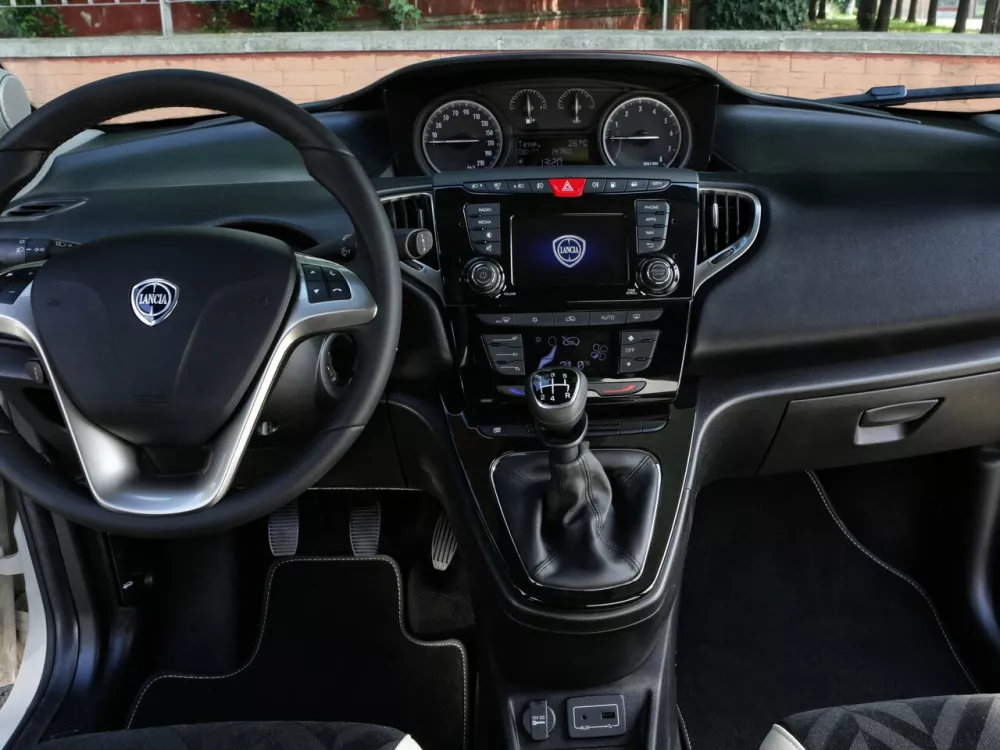 Автомобиль Lancia Ypsilon III (Type 846) Рестайлинг Хэтчбек (5 дверей)
