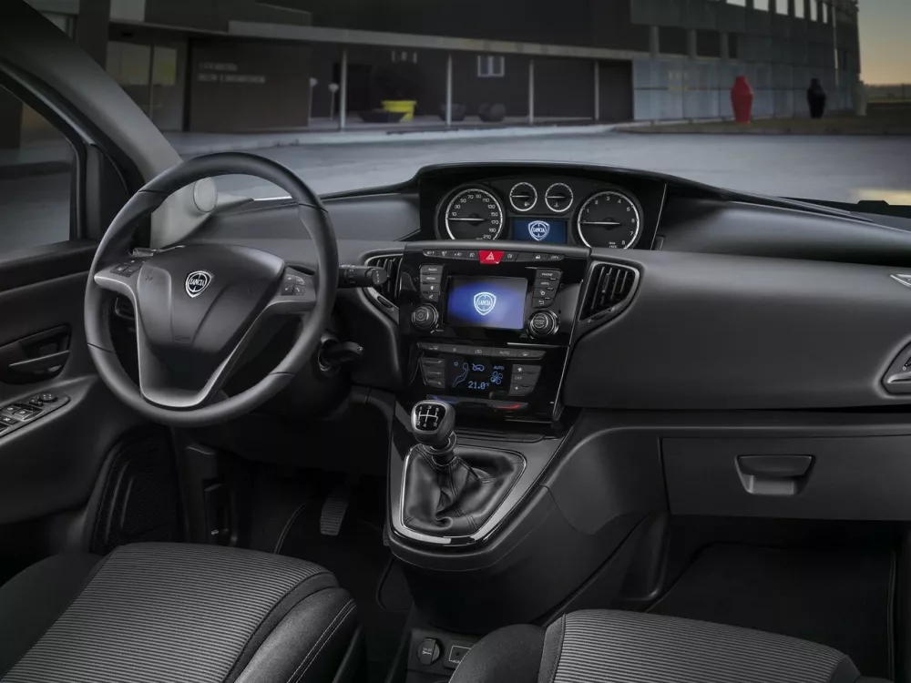 Автомобиль Lancia Ypsilon III (Type 846) Рестайлинг Хэтчбек (5 дверей)