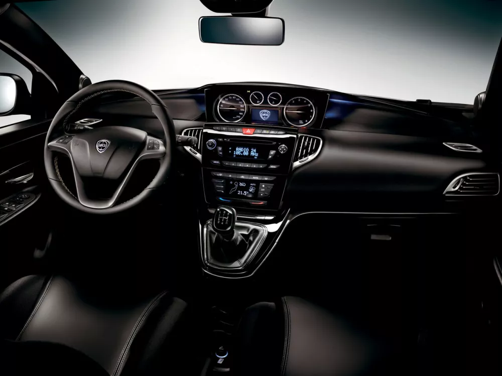 Автомобиль Lancia Ypsilon III (Type 846) Хэтчбек (5 дверей)