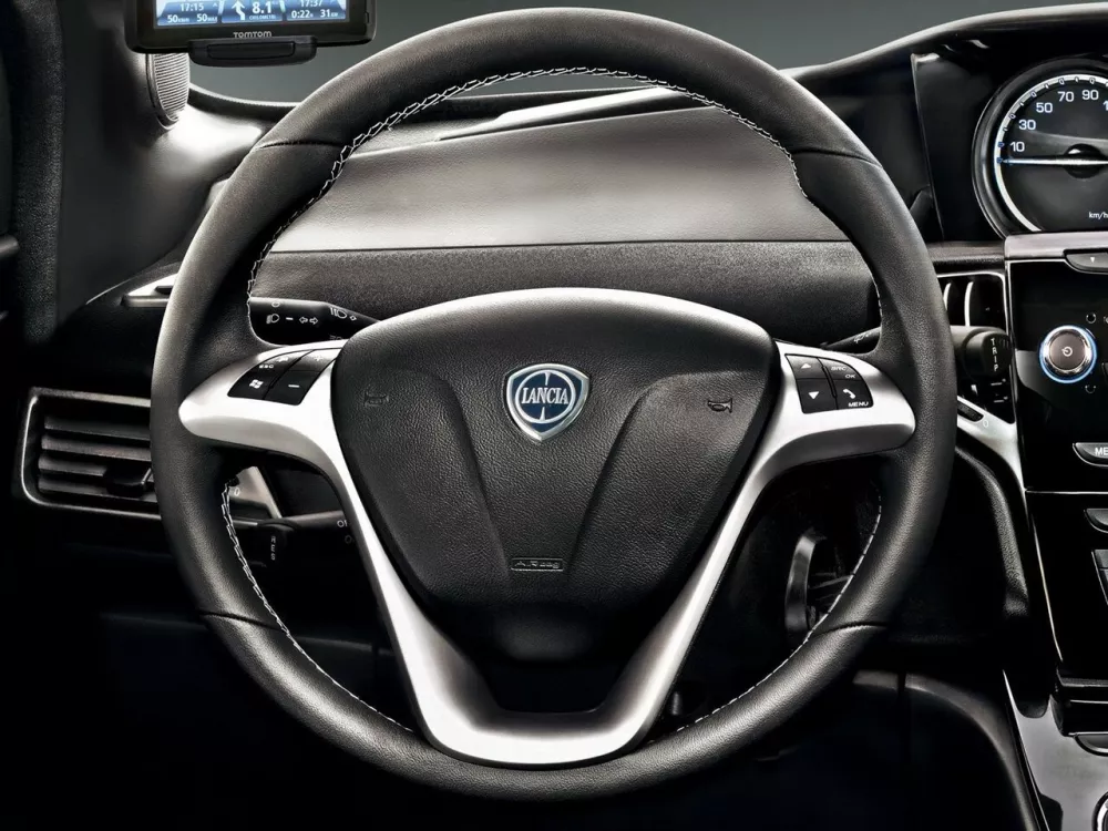 Автомобиль Lancia Ypsilon III (Type 846) Хэтчбек (5 дверей)