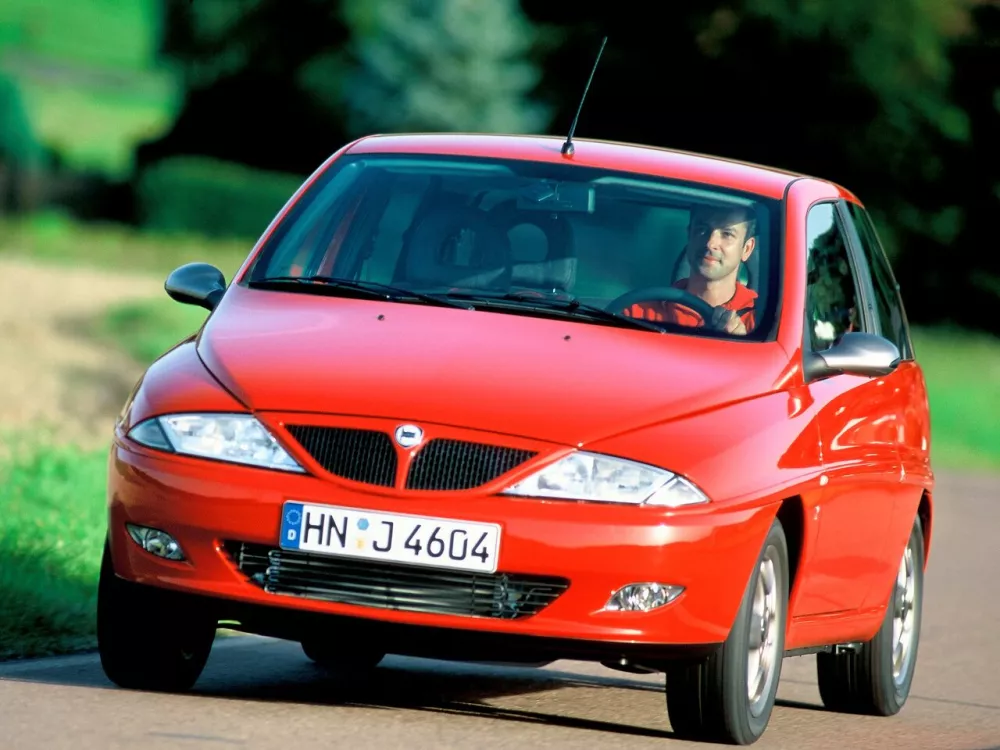 Автомобиль Lancia Ypsilon I (Type 840) Хэтчбек (3 двери)