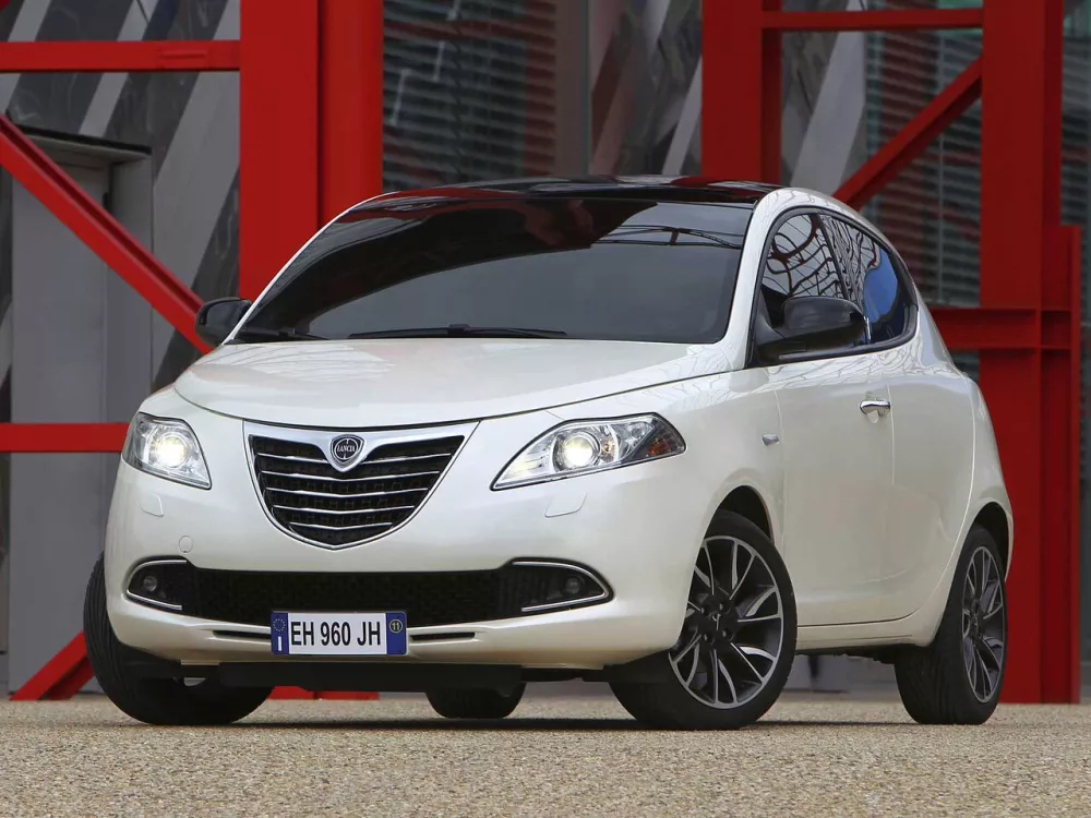 Автомобиль Lancia Ypsilon II (Type 843) Хэтчбек (3 двери)