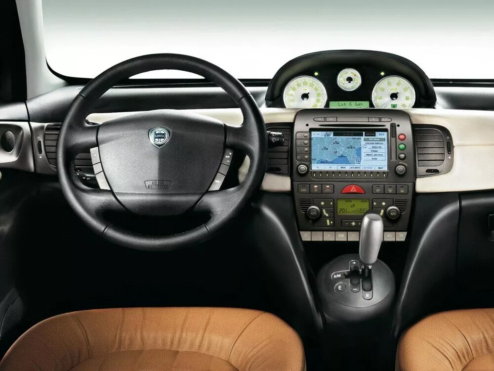 Автомобиль Lancia Ypsilon II (Type 843) Хэтчбек (3 двери)