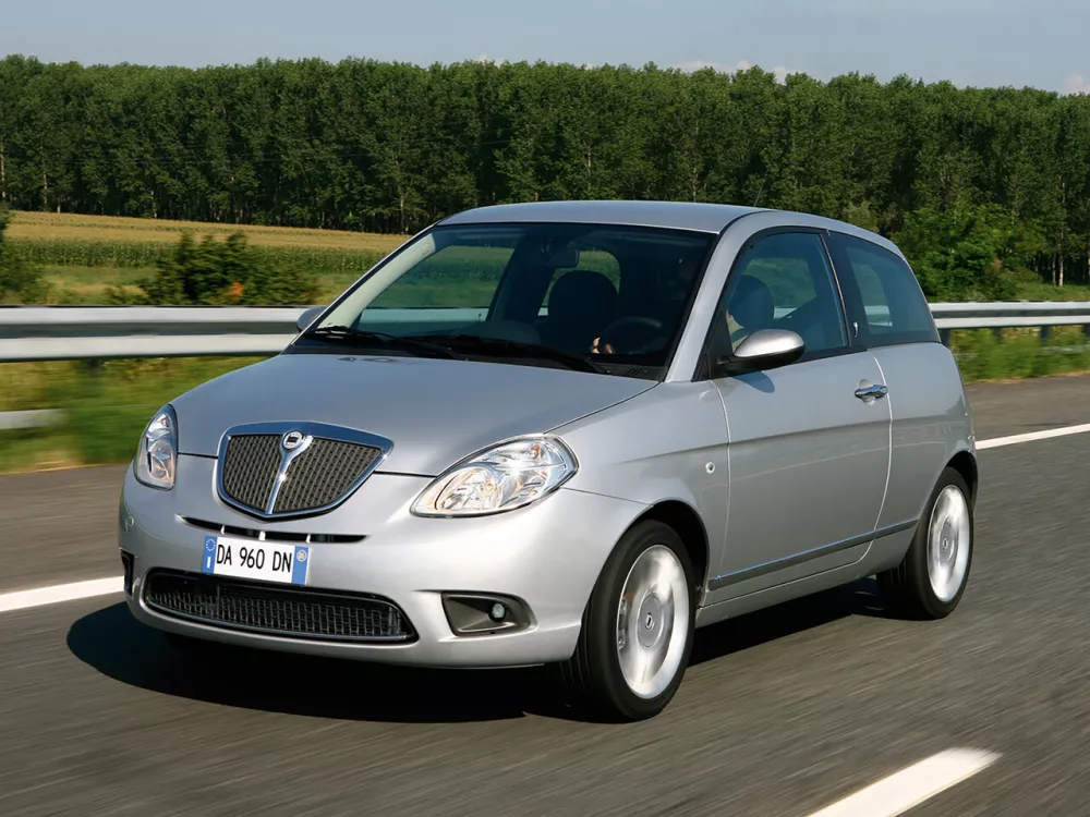 Автомобиль Lancia Ypsilon II (Type 843) Рестайлинг Хэтчбек (3 двери)