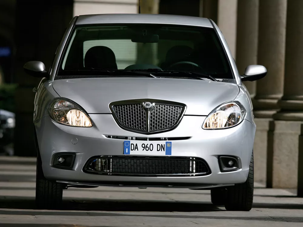 Автомобиль Lancia Ypsilon II (Type 843) Рестайлинг Хэтчбек (3 двери)
