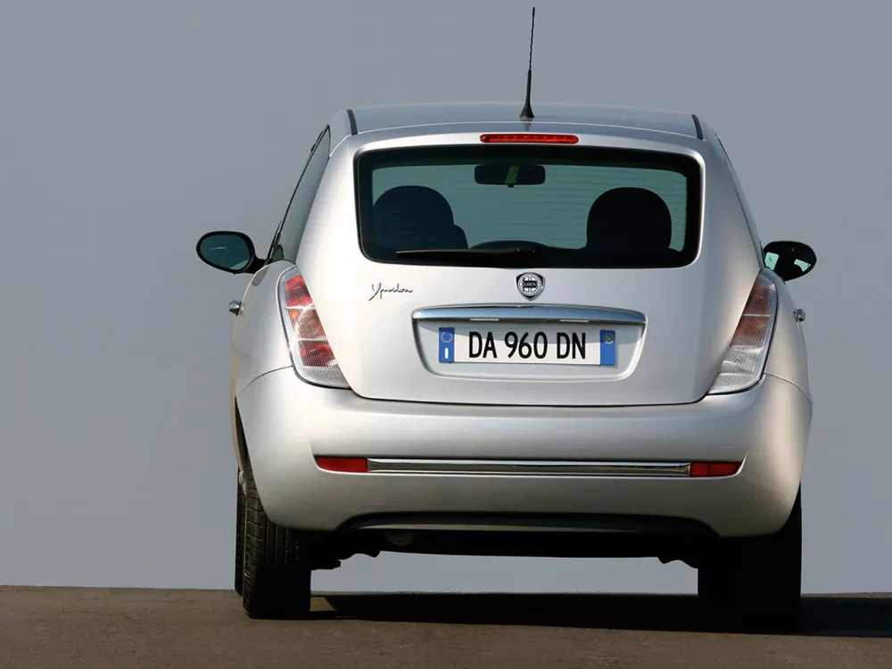 Автомобиль Lancia Ypsilon II (Type 843) Рестайлинг Хэтчбек (3 двери)