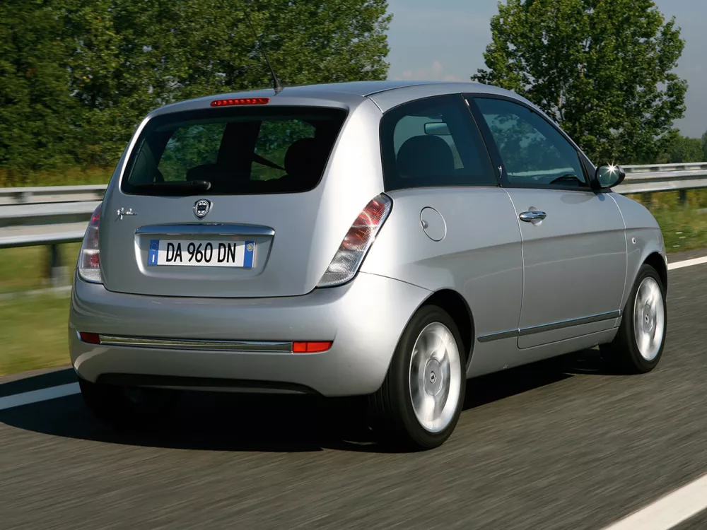 Автомобиль Lancia Ypsilon II (Type 843) Рестайлинг Хэтчбек (3 двери)