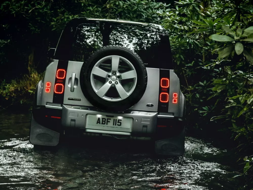 Автомобиль Land Rover Defender II Внедорожник (5 дверей) 110