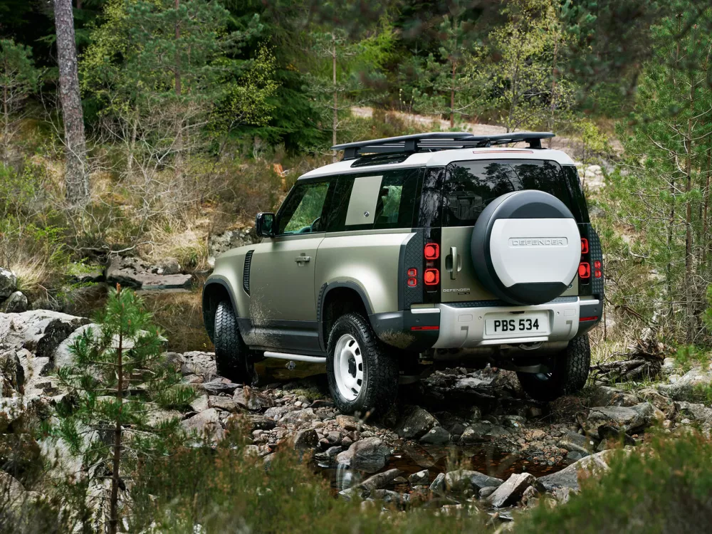 Автомобиль Land Rover Defender II Внедорожник (3 двери) 90