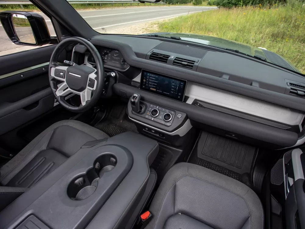 Автомобиль Land Rover Defender II Внедорожник (3 двери) 90