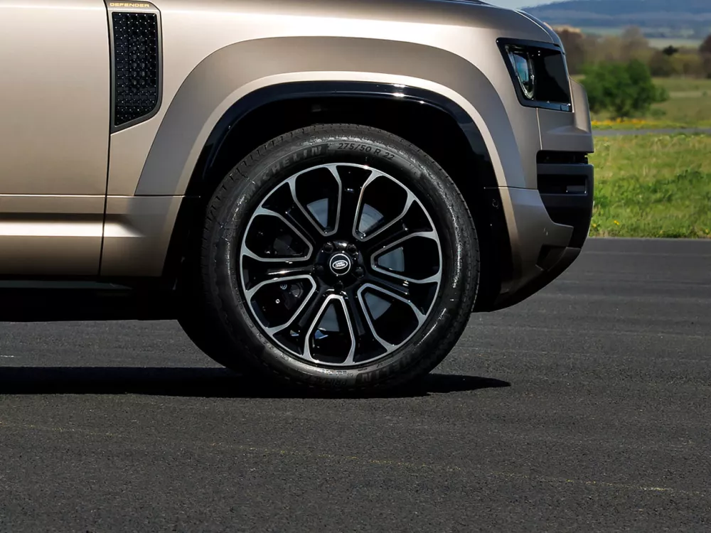 Автомобиль Land Rover Defender II Внедорожник (5 дверей) Octa