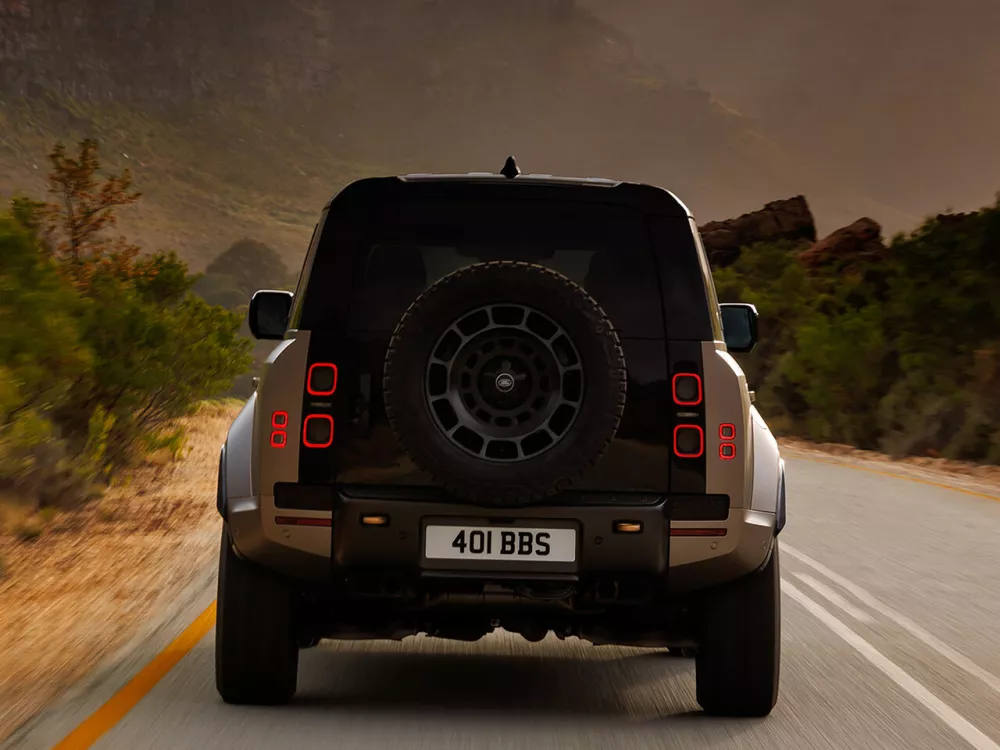 Автомобиль Land Rover Defender II Внедорожник (5 дверей) Octa
