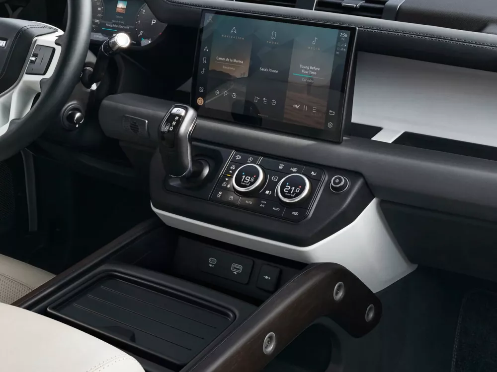 Автомобиль Land Rover Defender II Внедорожник (5 дверей) 130