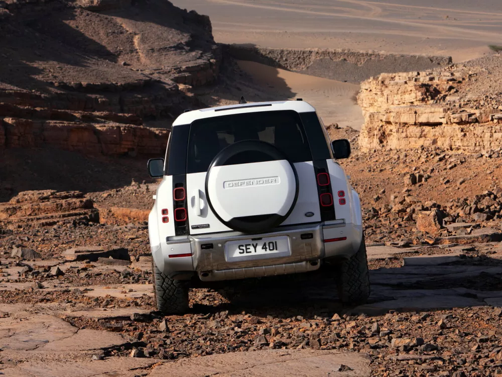 Автомобиль Land Rover Defender II Внедорожник (5 дверей) 130