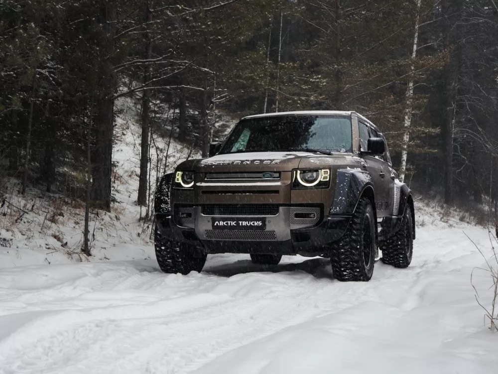 Автомобиль Land Rover Defender II Внедорожник (5 дверей) Arctic Trucks AT35