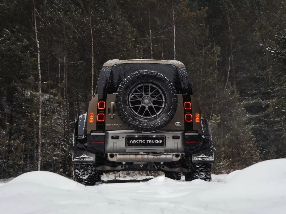 Автомобиль Land Rover Defender II Внедорожник (5 дверей) Arctic Trucks AT35