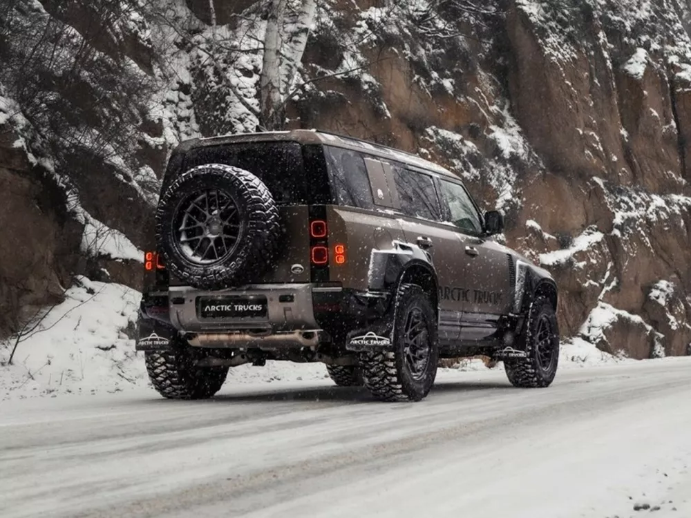 Автомобиль Land Rover Defender II Внедорожник (5 дверей) Arctic Trucks AT35