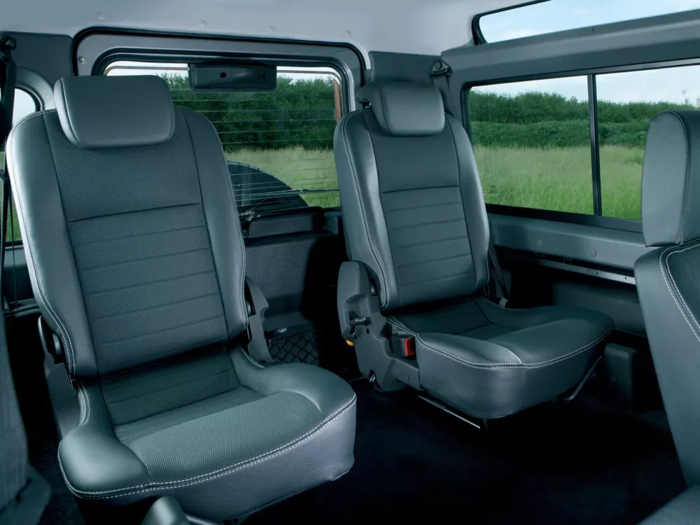 Автомобиль Land Rover Defender I Рестайлинг Внедорожник (5 дверей)
