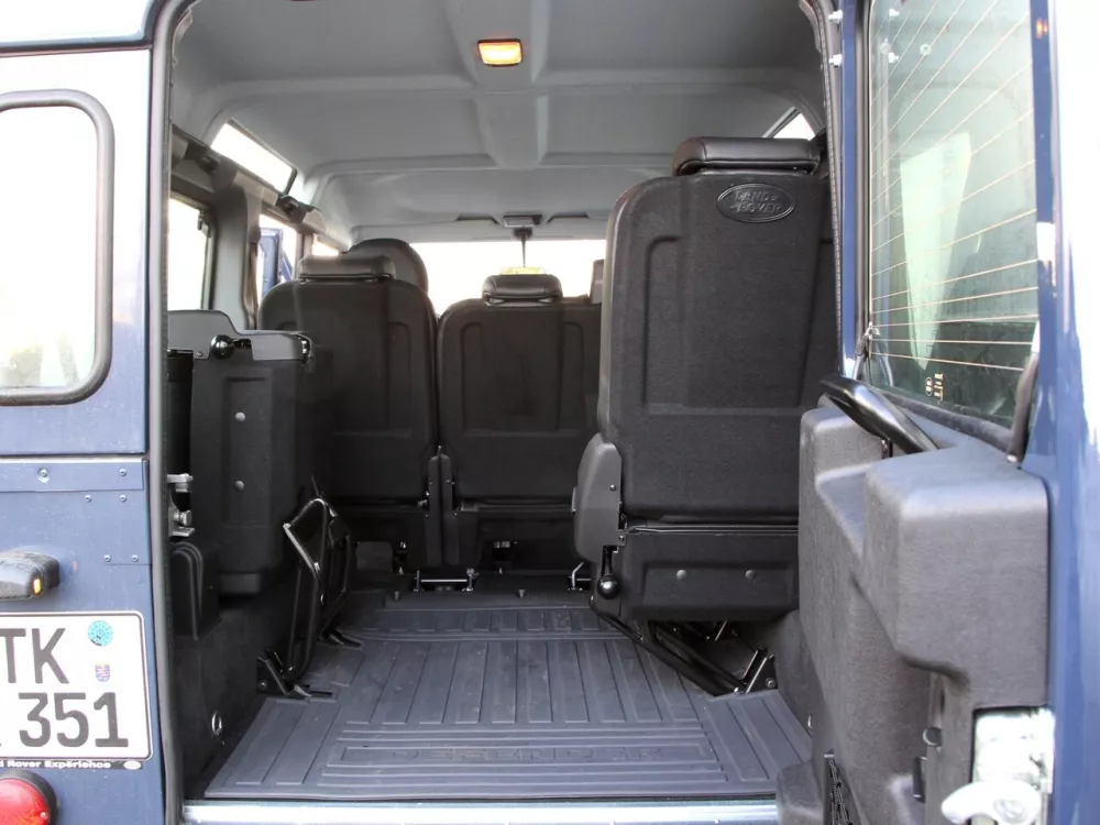 Автомобиль Land Rover Defender I Рестайлинг Внедорожник (5 дверей)