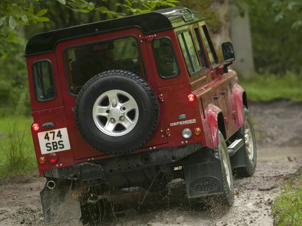 Автомобиль Land Rover Defender I Рестайлинг Внедорожник (5 дверей)