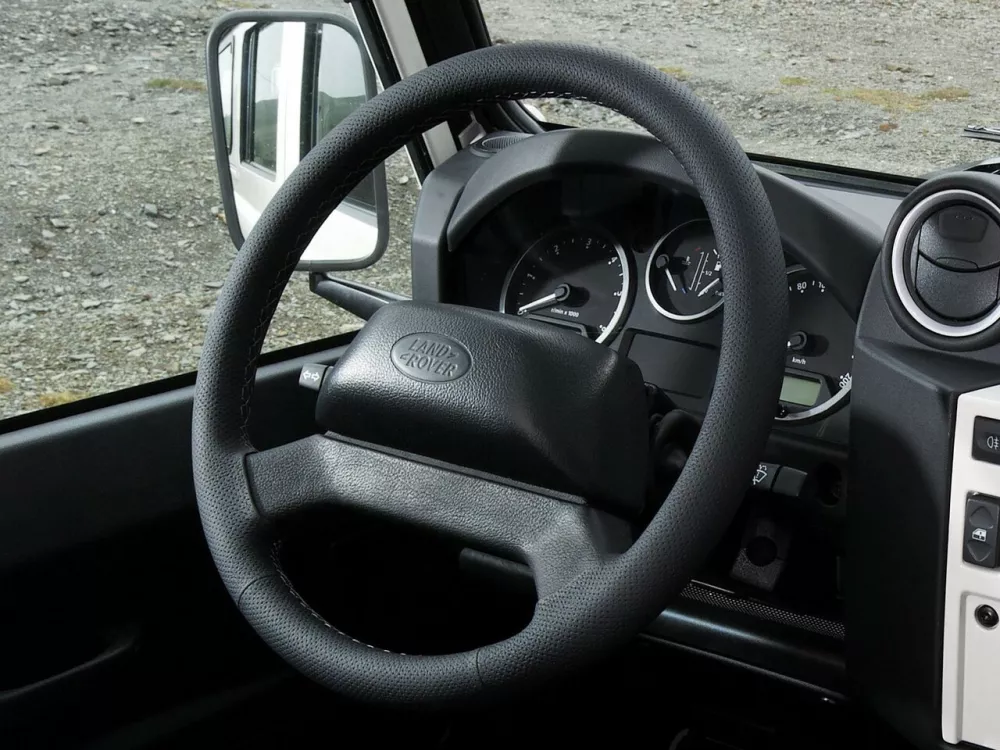 Автомобиль Land Rover Defender I Рестайлинг Внедорожник (5 дверей)
