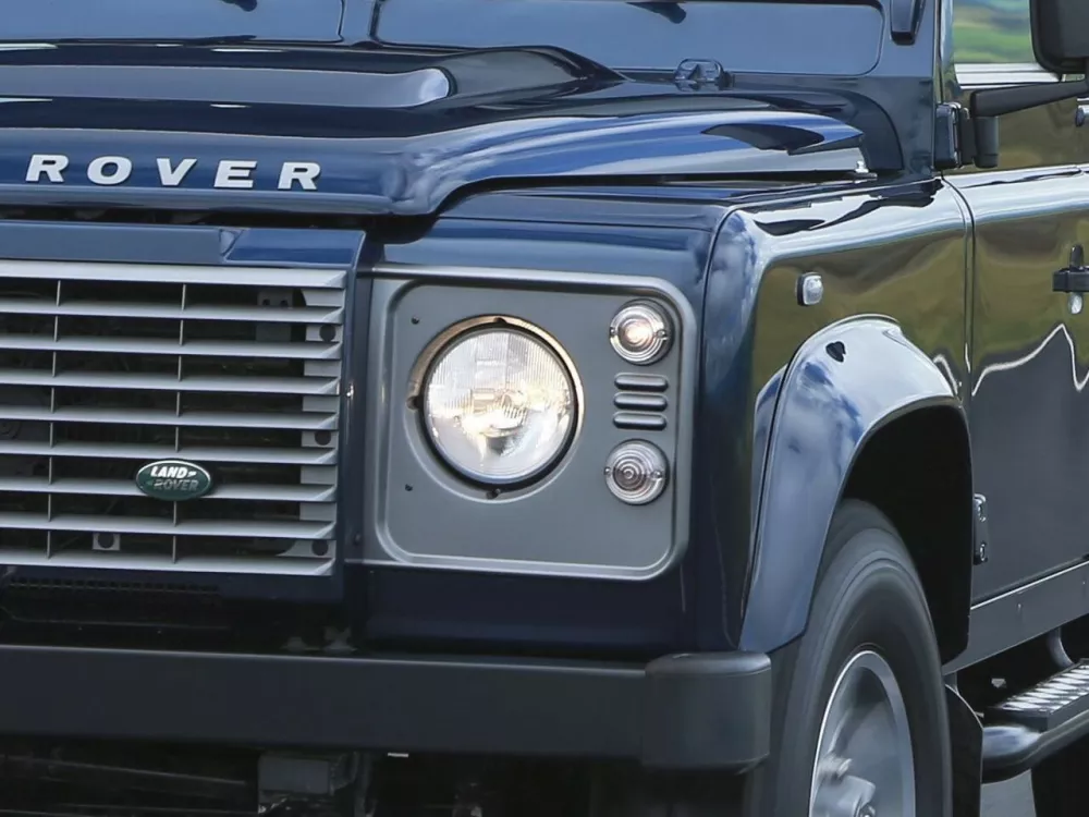 Автомобиль Land Rover Defender I Рестайлинг Внедорожник (3 двери)