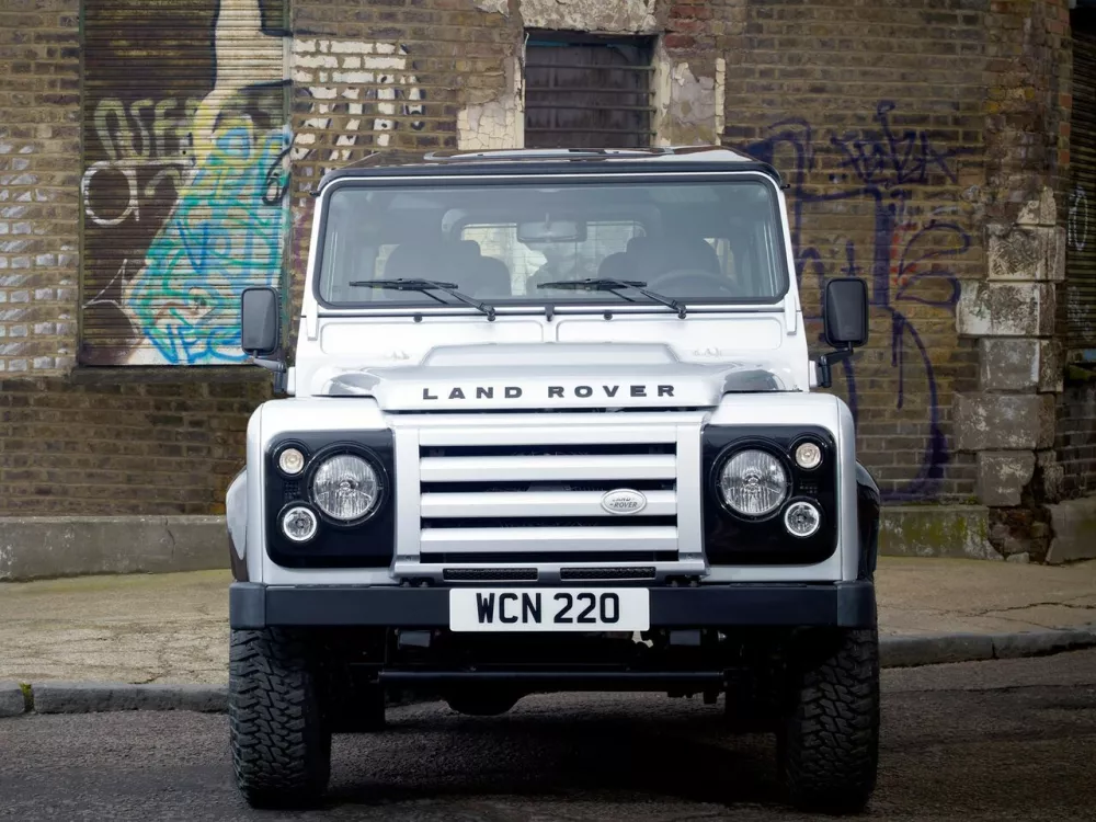 Автомобиль Land Rover Defender I Рестайлинг Внедорожник (3 двери)