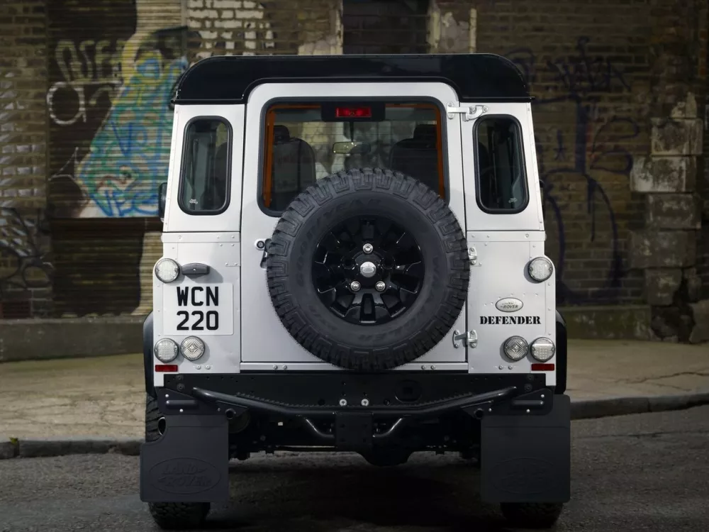 Автомобиль Land Rover Defender I Рестайлинг Внедорожник (3 двери)