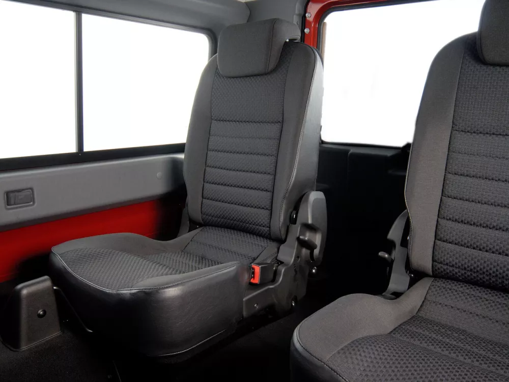 Автомобиль Land Rover Defender I Рестайлинг Внедорожник (3 двери)